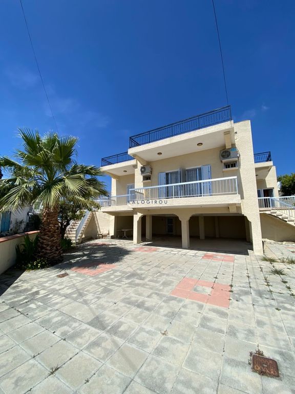 Property photo 1 of 14