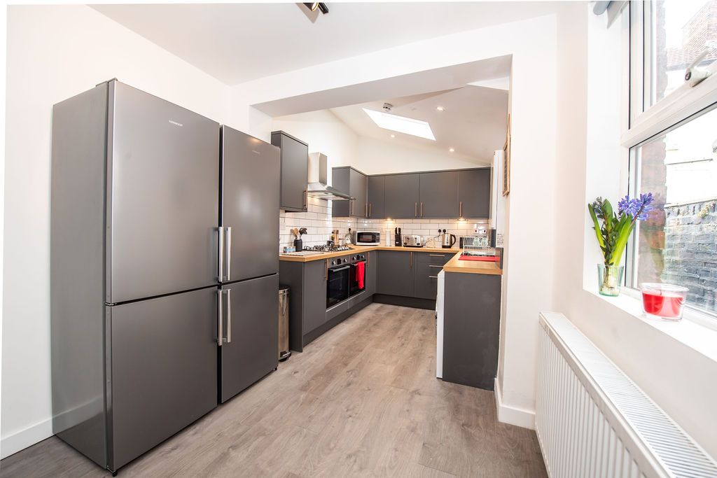 Property photo 3 of 15 49Halsburyroad-12