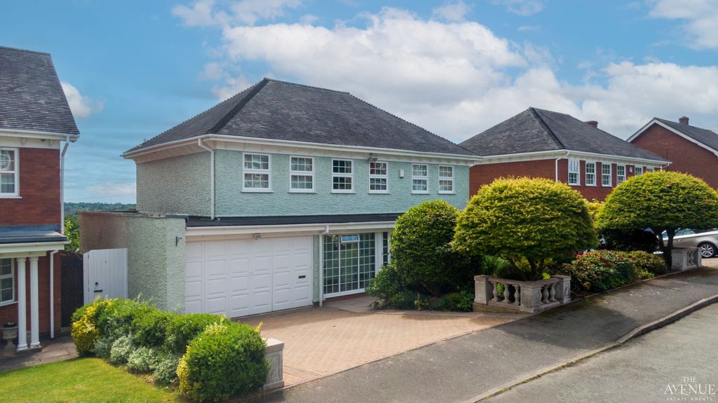 Property photo 1 of 38 4261080