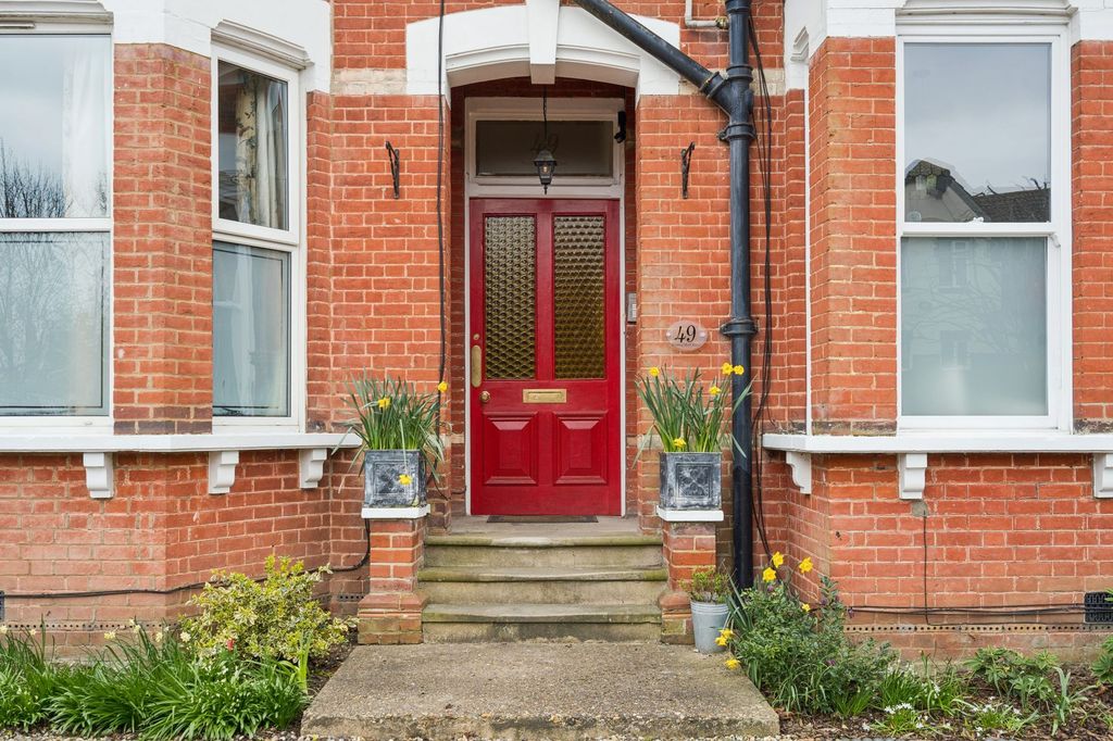 Property photo 2 of 19