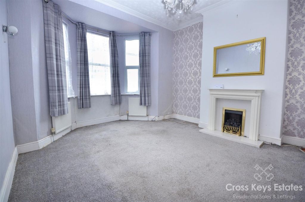 Property photo 2 of 23 Sitting Room