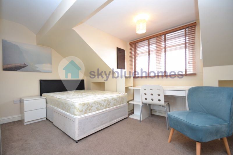 Property photo 2 of 11 Photo 3