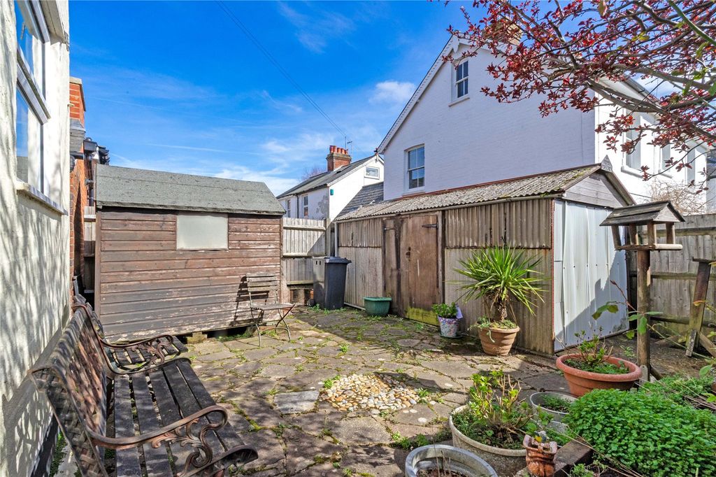 Property photo 2 of 13 Garden