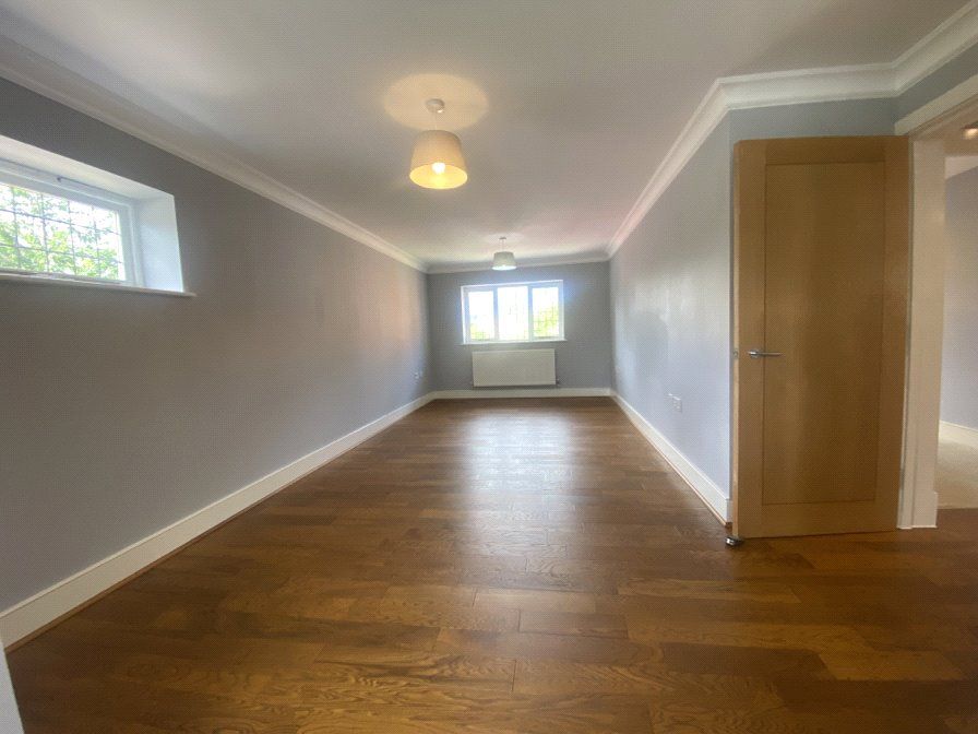Property photo 3 of 8 Picture No. 17