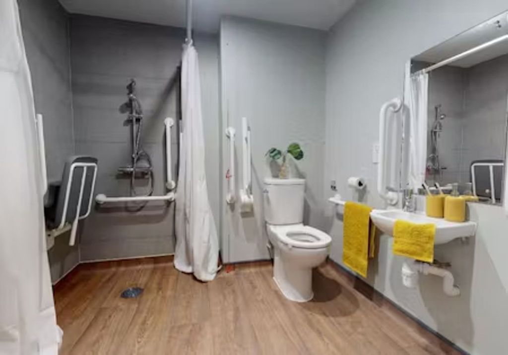 Property photo 2 of 30