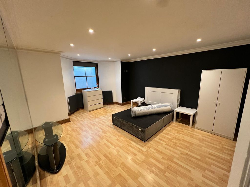 Property photo 1 of 4