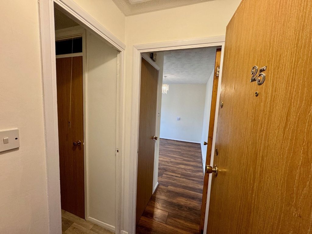 Property photo 2 of 10 3547642