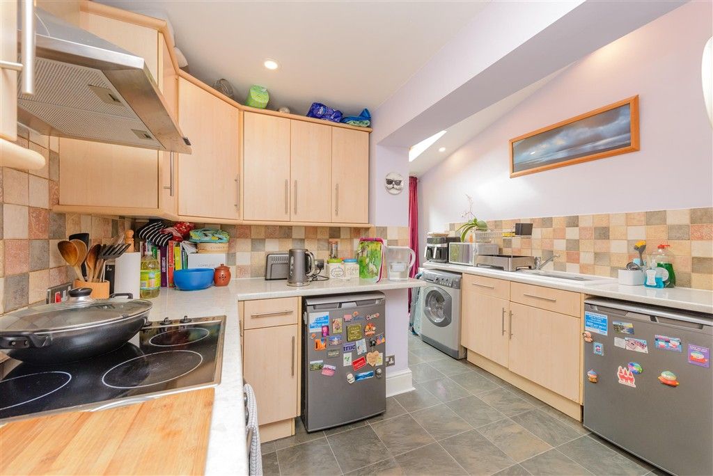 Property photo 2 of 8 Kitchen