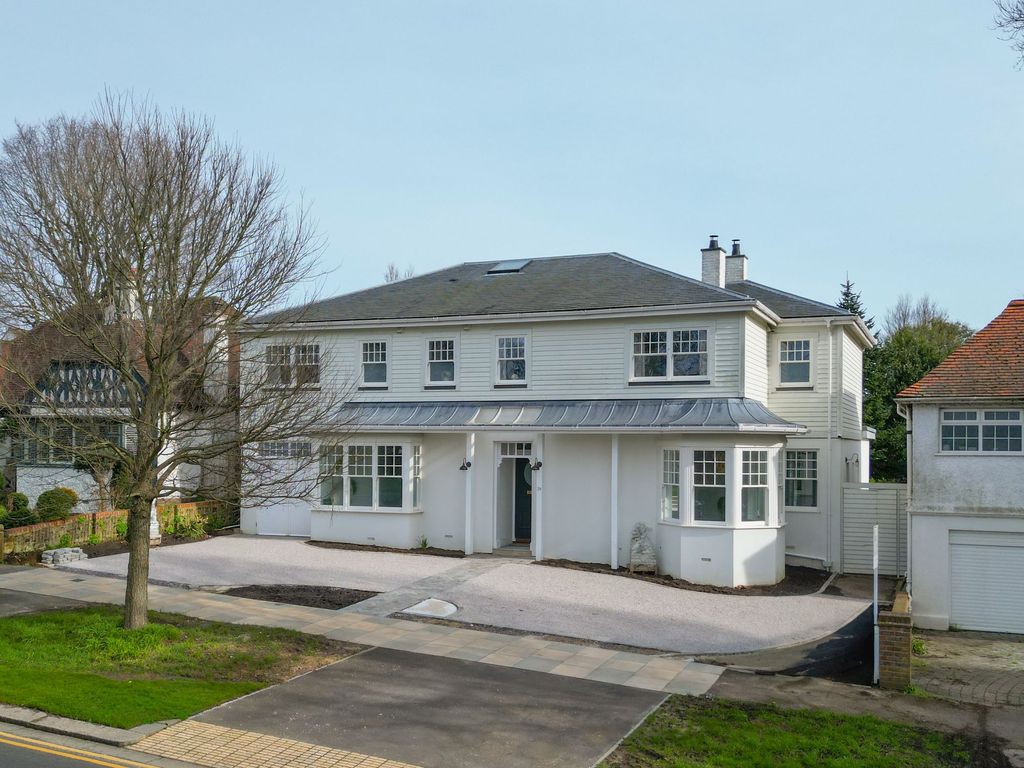 Additional image 31 of 6 bed detached house to rentShirley Drive, Hove BN3