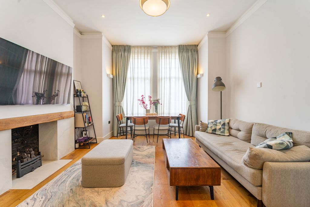 Property photo 3 of 11