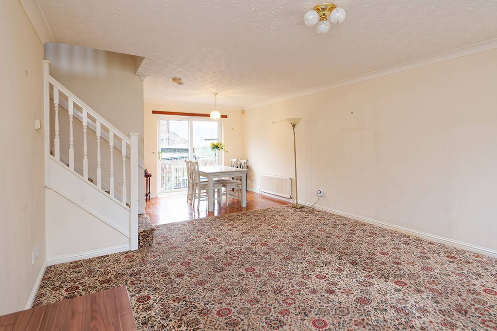 Property photo 2 of 23
