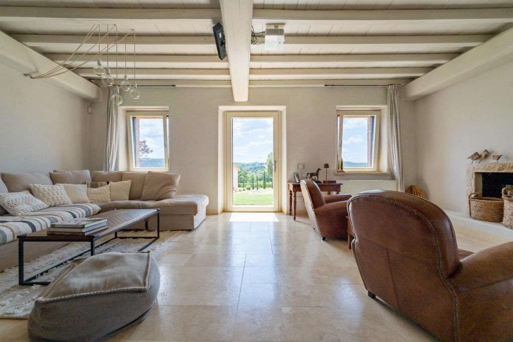 Property photo 3 of 40