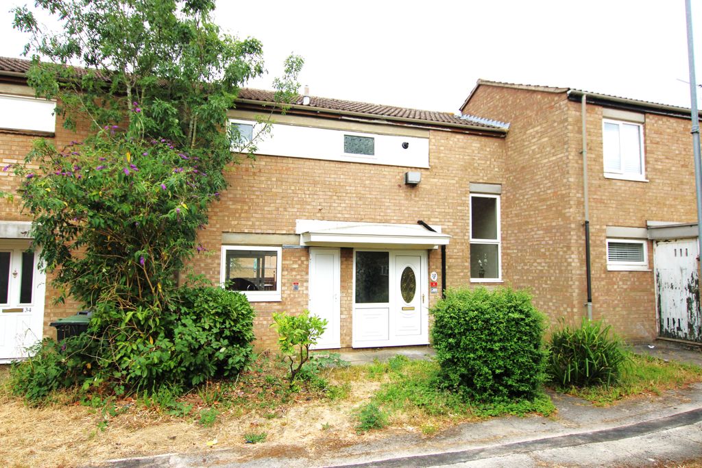 Property photo 1 of 11 Front Garden Area