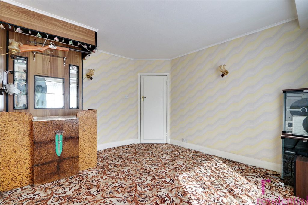 Property photo 3 of 18 Picture No. 07