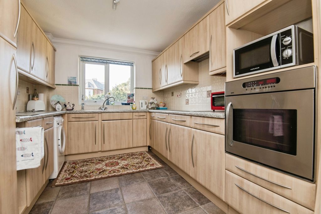 Property photo 3 of 17 Photo