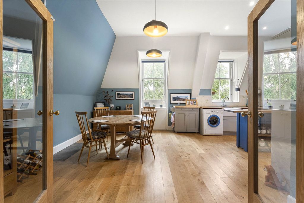 Property photo 3 of 16 Grange Terrace