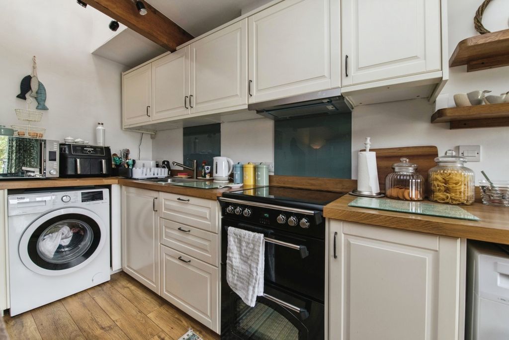 Property photo 3 of 20 Pbox-Img.Jpg
