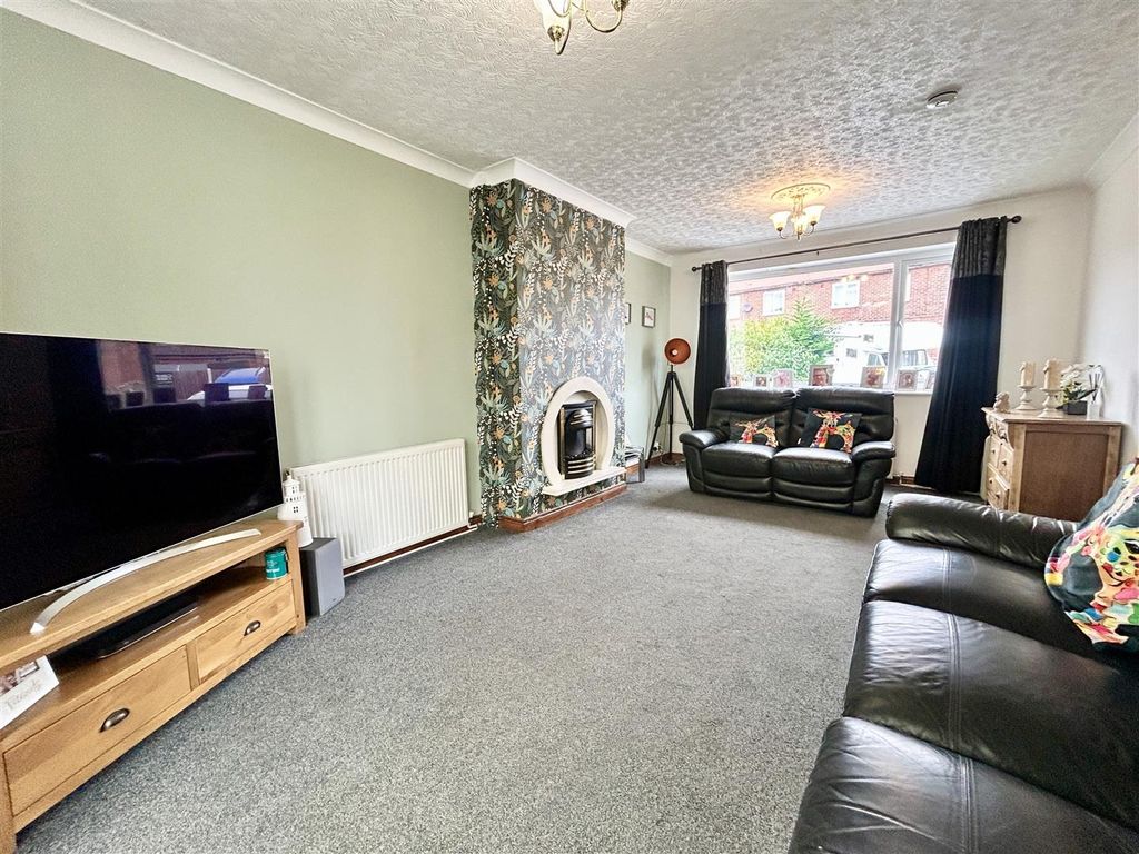Property photo 3 of 23