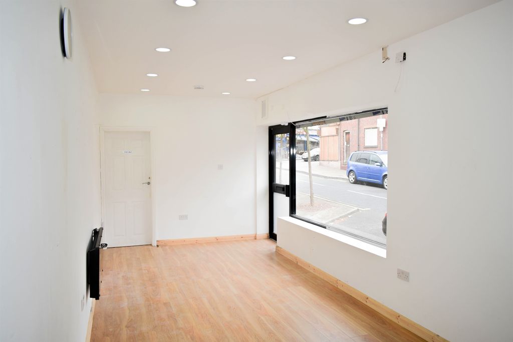 Property photo 1 of 3