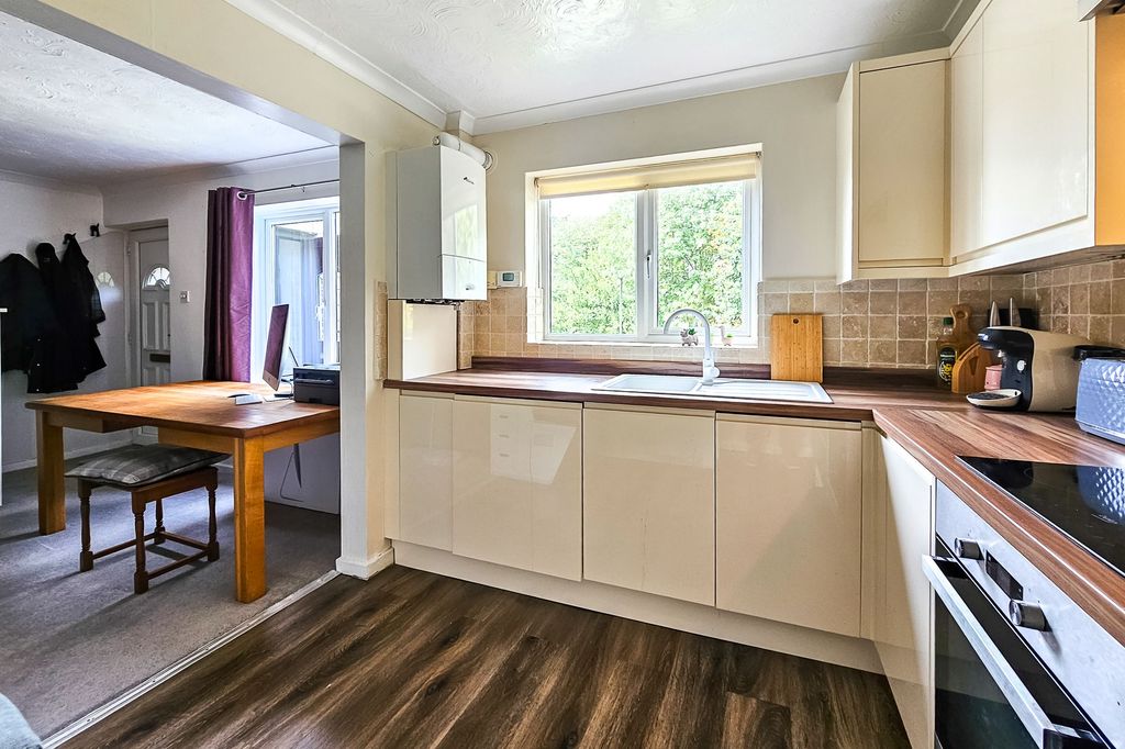 Property photo 3 of 16