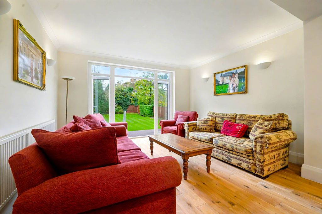 Property photo 3 of 12