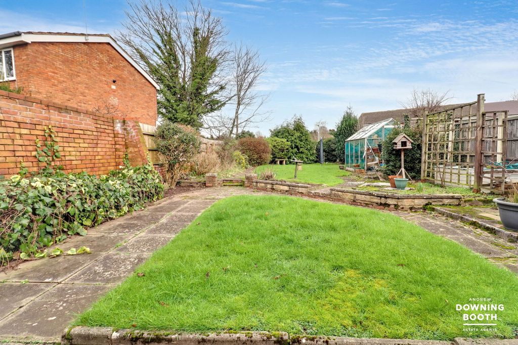 Property photo 2 of 20