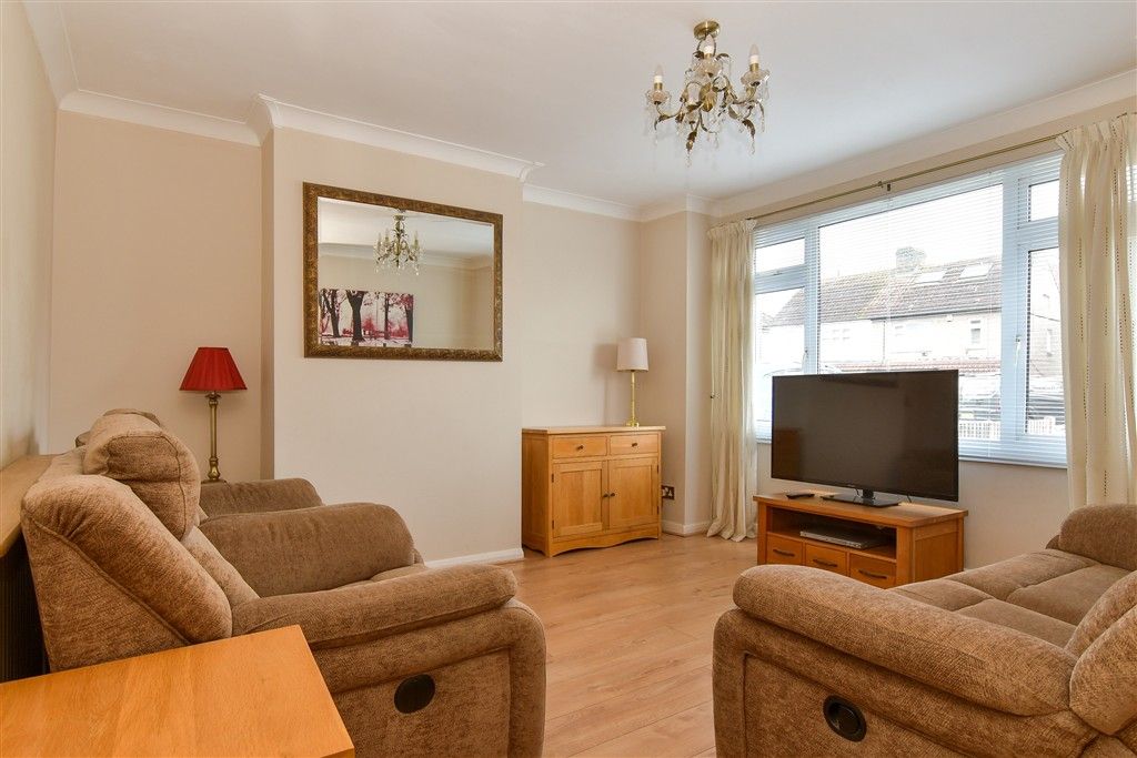 Property photo 3 of 10 Lounge