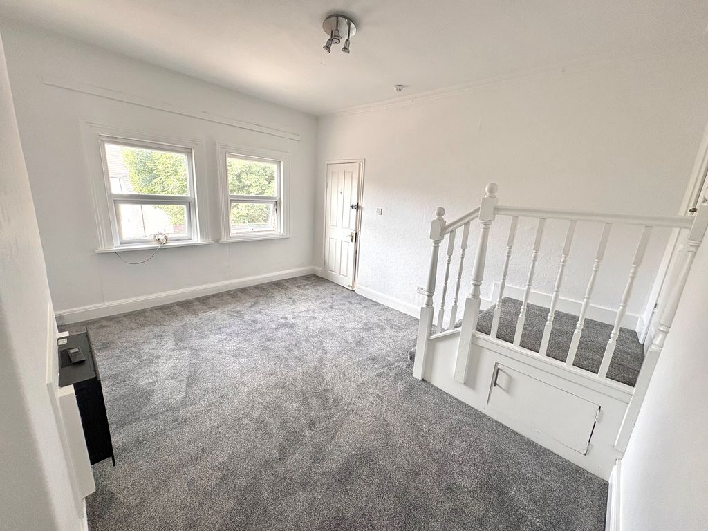 Property photo 2 of 7 Image