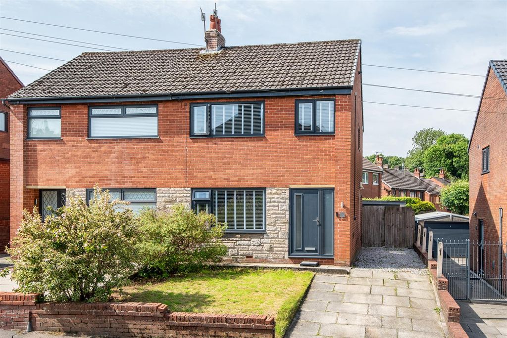 Property photo 1 of 19 Front Ecternal