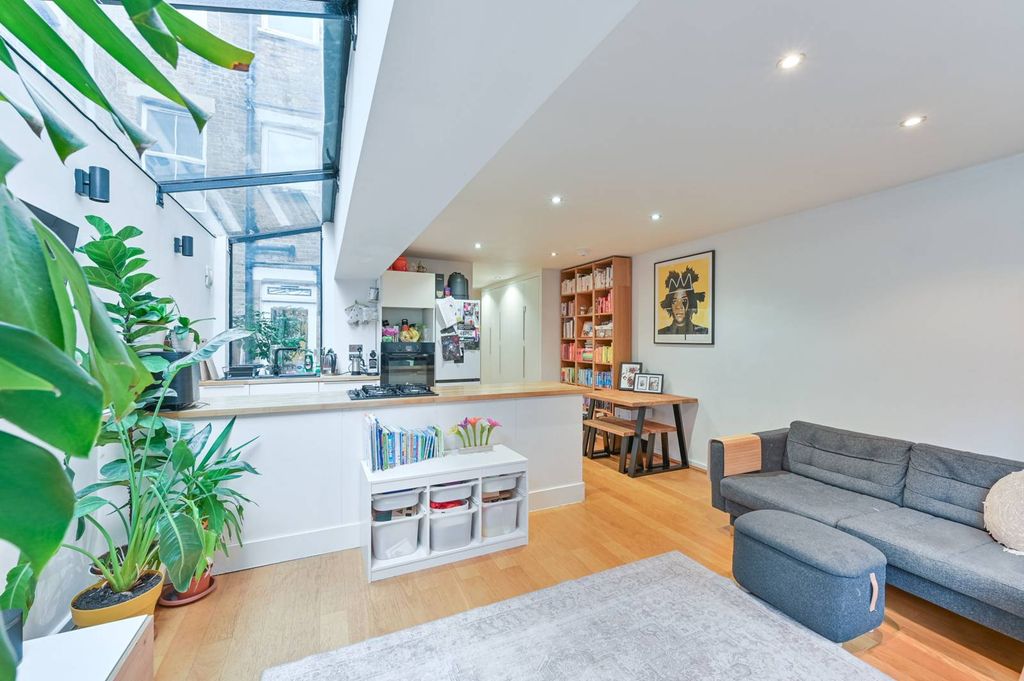 Property photo 3 of 13