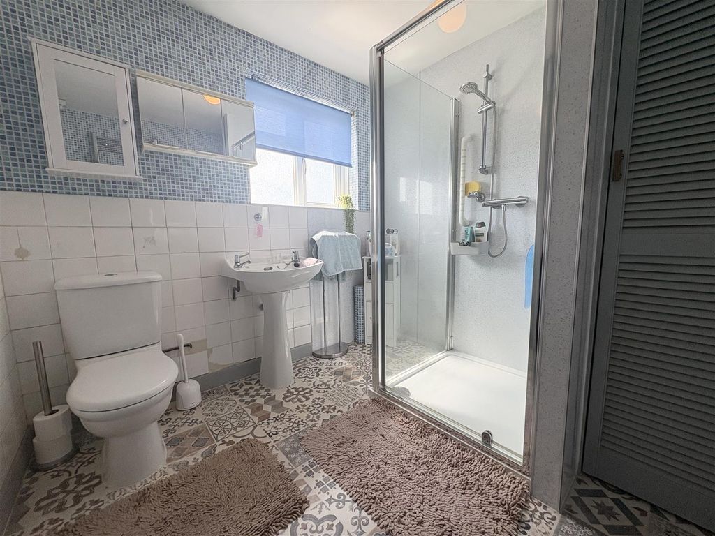Additional image 13 of 4 bed semi-detached house for saleLinden Close, Bridgwater TA6