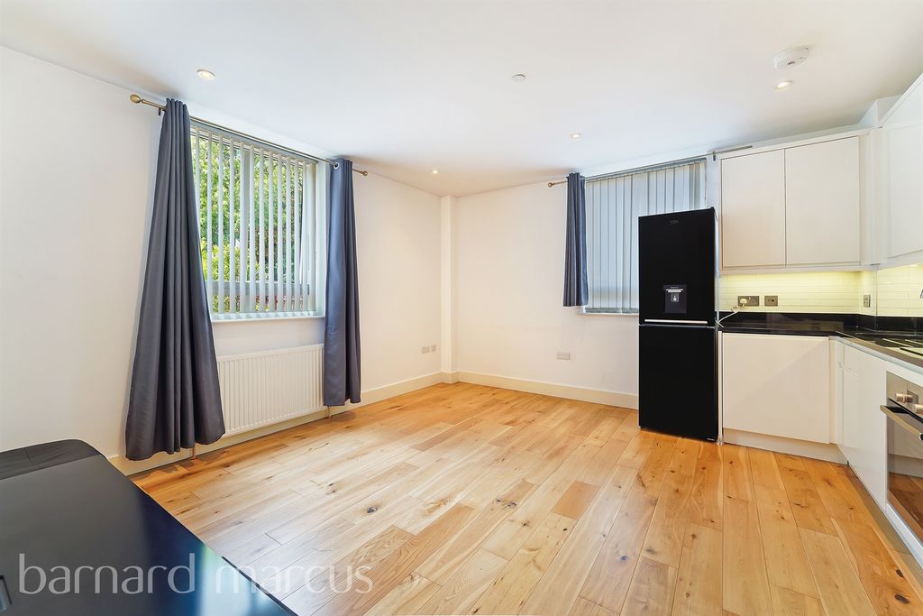 Property photo 3 of 9