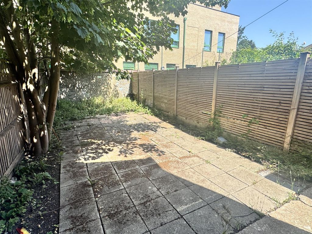 Property photo 3 of 6