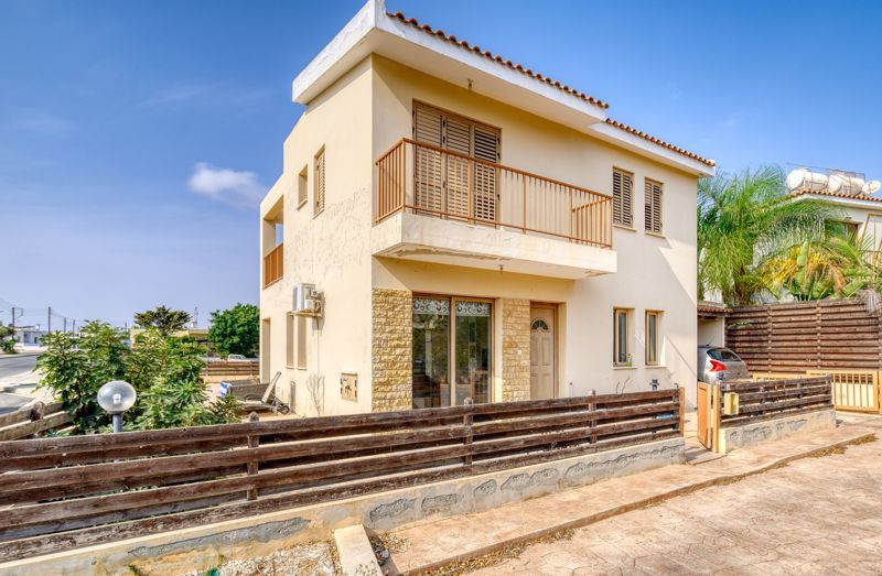 Property photo 2 of 20 Property Front