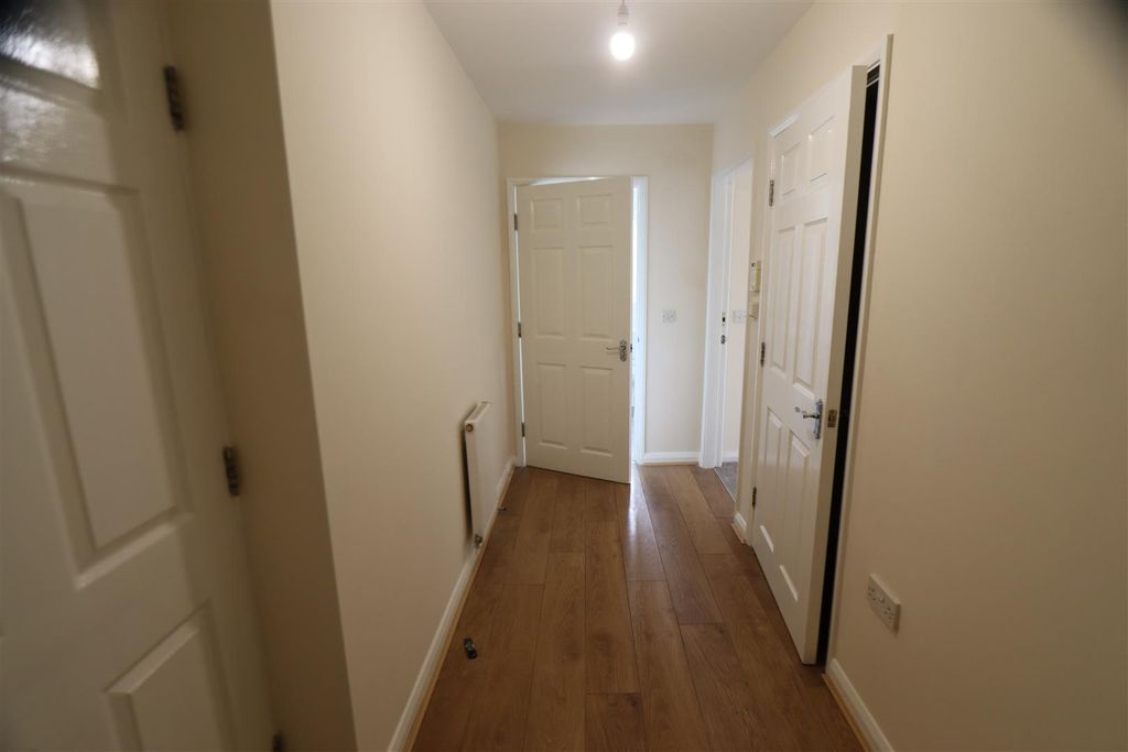 Property photo 2 of 11 Hallway.Jpg