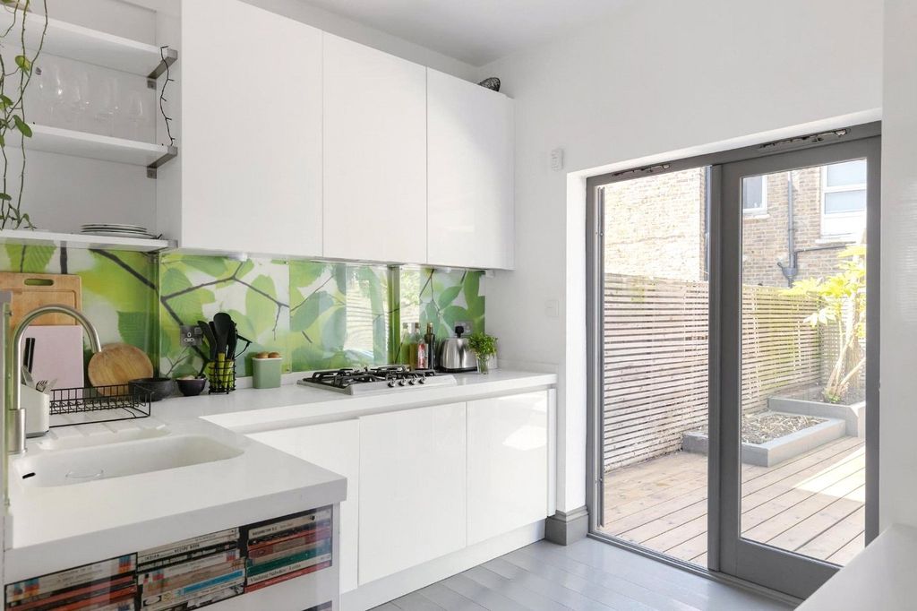 Property photo 1 of 19 Picture No. 14