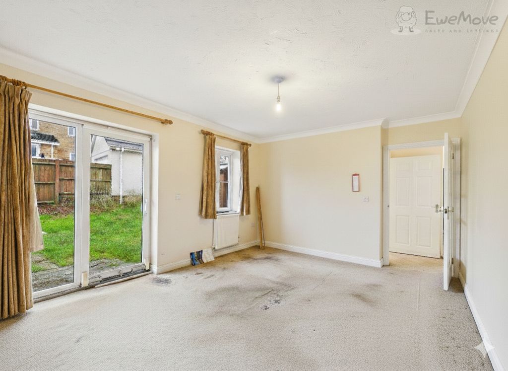 Property photo 2 of 17 Lounge 2