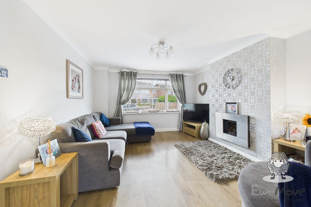 Property photo 2 of 14 10