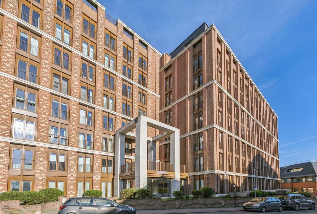 Property photo 1 of 10 Front