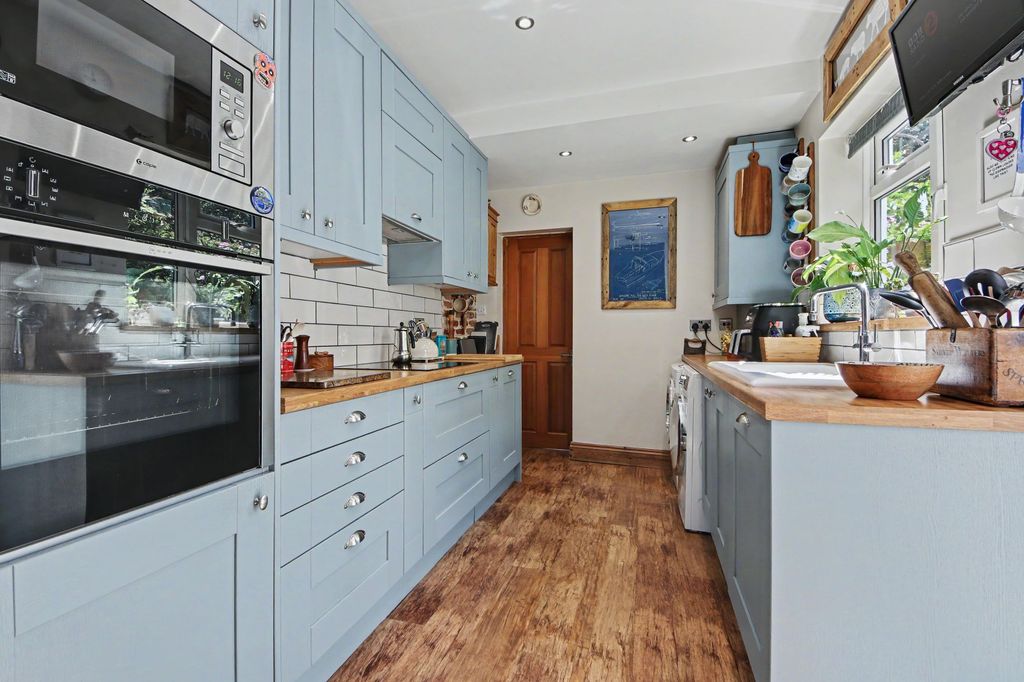 Property photo 3 of 15