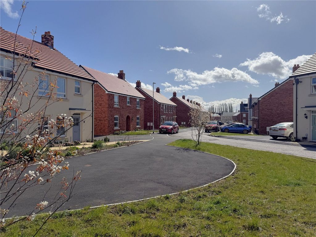 Property photo 2 of 7 Elderwood Parc