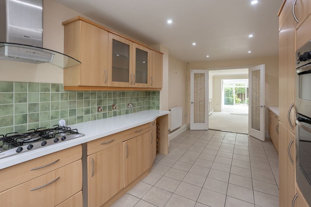 Property photo 3 of 23 Kitchen