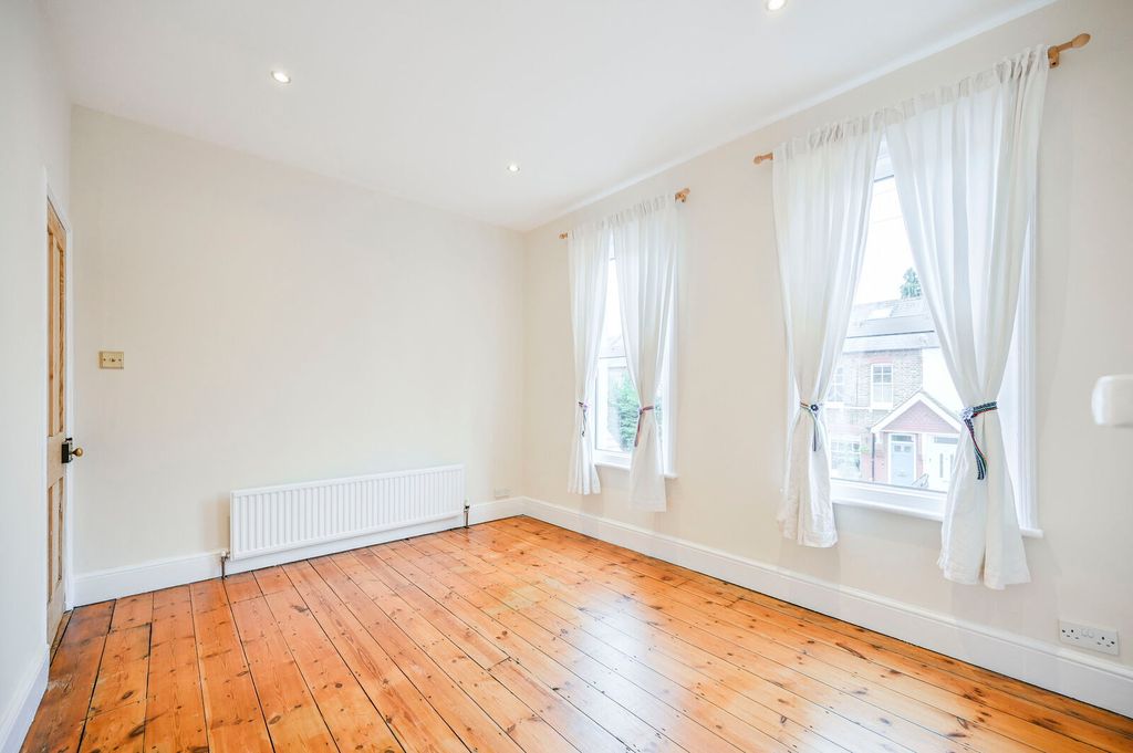 Property photo 3 of 19