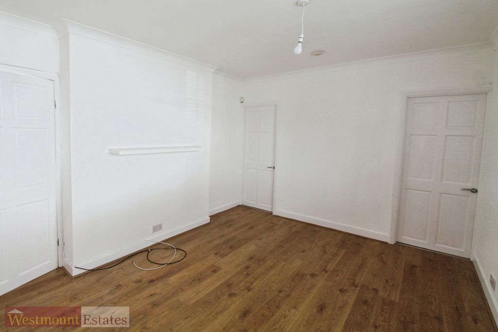 Property photo 3 of 9 Living Room