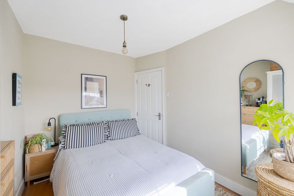 Additional image 7 of 3 bed terraced house for saleSalisbury Road, Godstone RH9