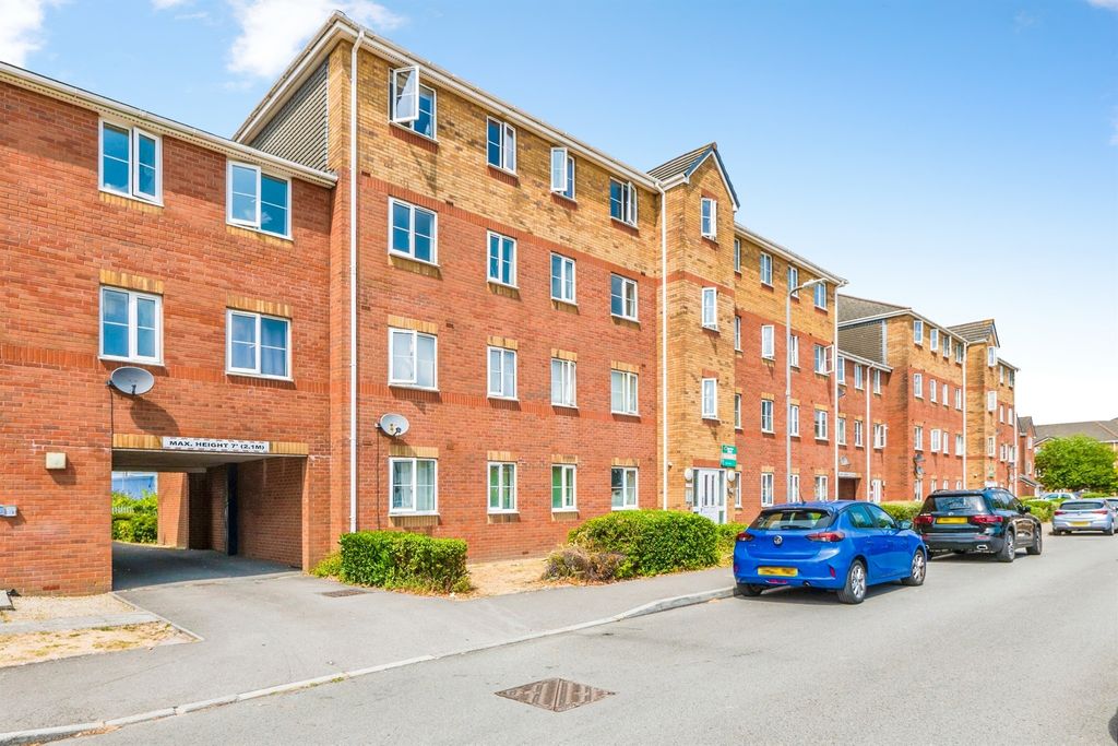 2 bed flat for saleBeaufort Square, Windsor Village, Cardiff CF24