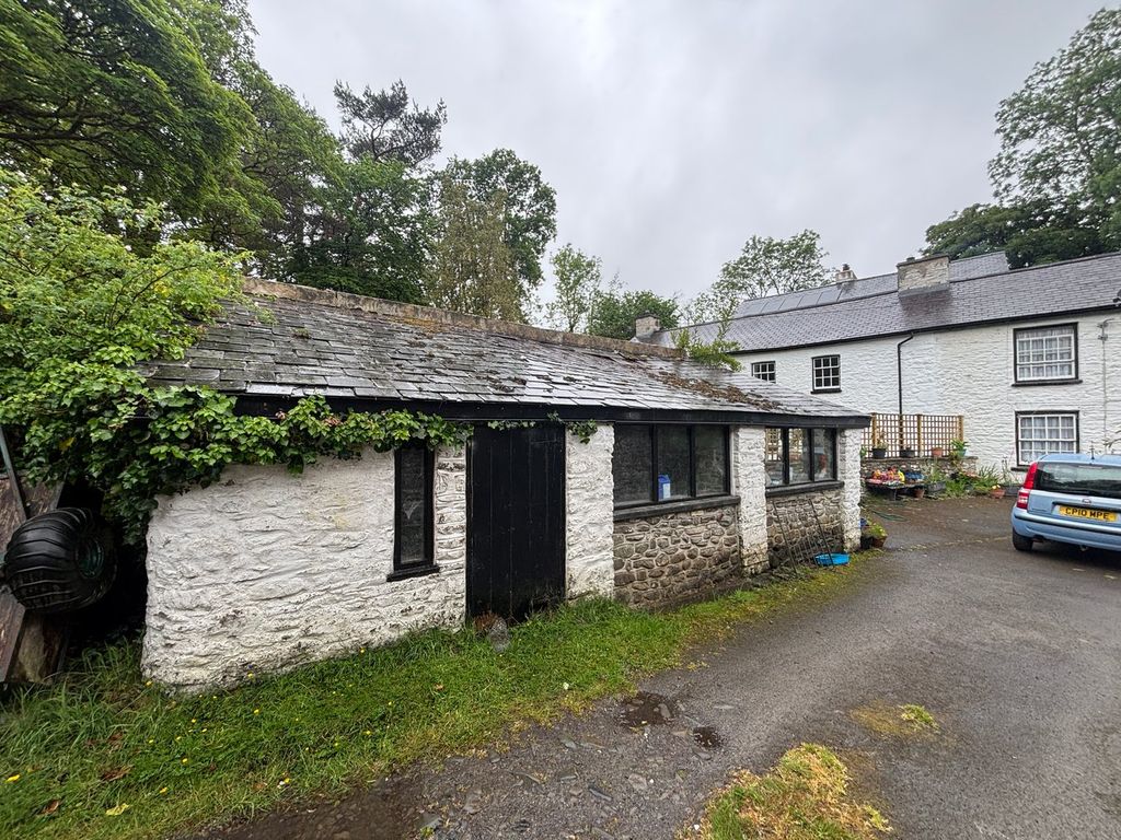 Property photo 2 of 6