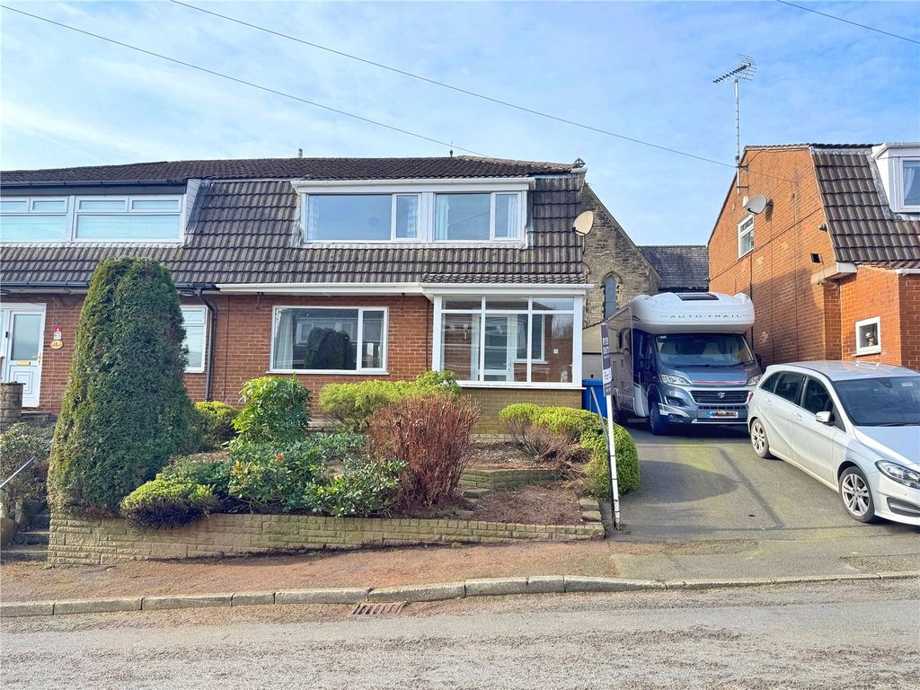 Property photo 1 of 15 Modern Semi-Detached
