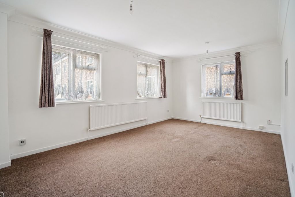 Property photo 3 of 20
