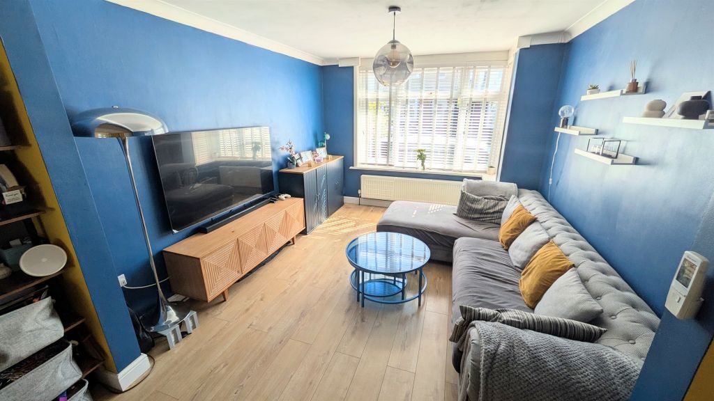 Property photo 3 of 17